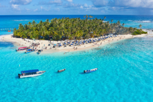 San Andrés: Caribe acessível com águas cristalinas e natureza deslumbrante.