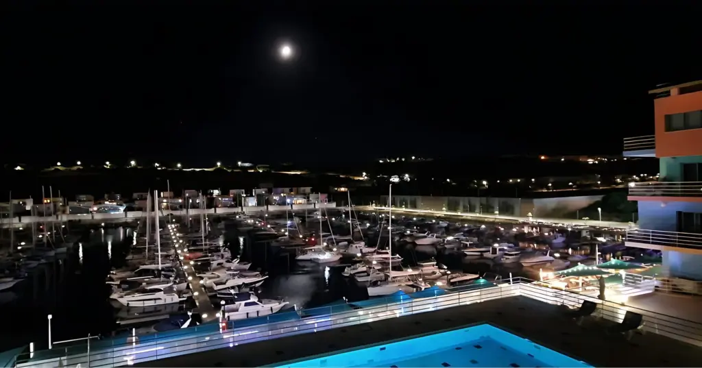 Marina iluminada Marina iluminada