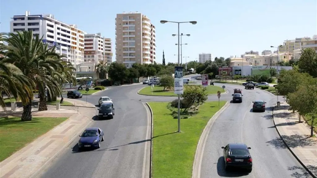 Zona Comercial da V6 Zona Comercial da V6