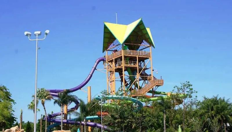 Ihu’s Breakaway Falls no Parque Aquatica Ihu’s Breakaway Falls no Parque Aquatica
