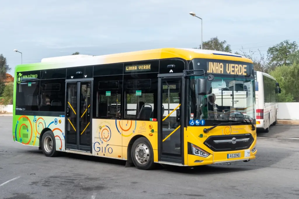 Ônibus em Albufeira Ônibus em Albufeira