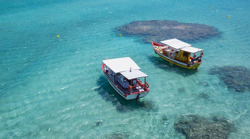 Barcos em praia de Antunes em Maragogi Barcos em praia de Antunes em Maragogi