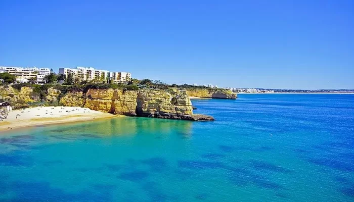 Onde ficar em Armação de Pêra: melhor região e hotéis baratos!